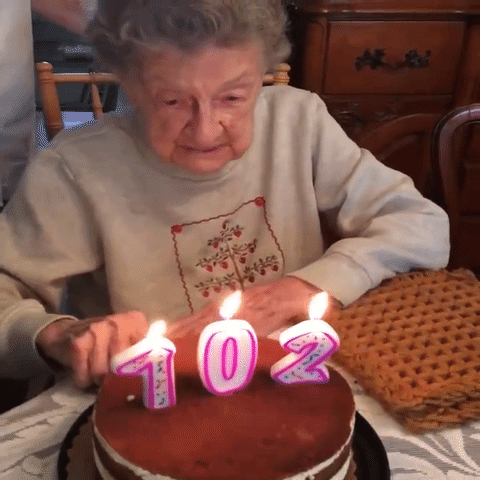 102 lata na karku