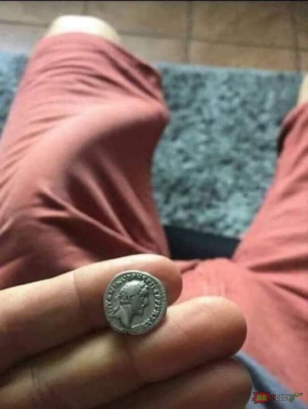 wie ktoś co to za moneta?