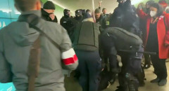 Babcia Kasia zatrzymana przez policję 11.11.2021 / Marsz Niepodległości - video Dailymotion