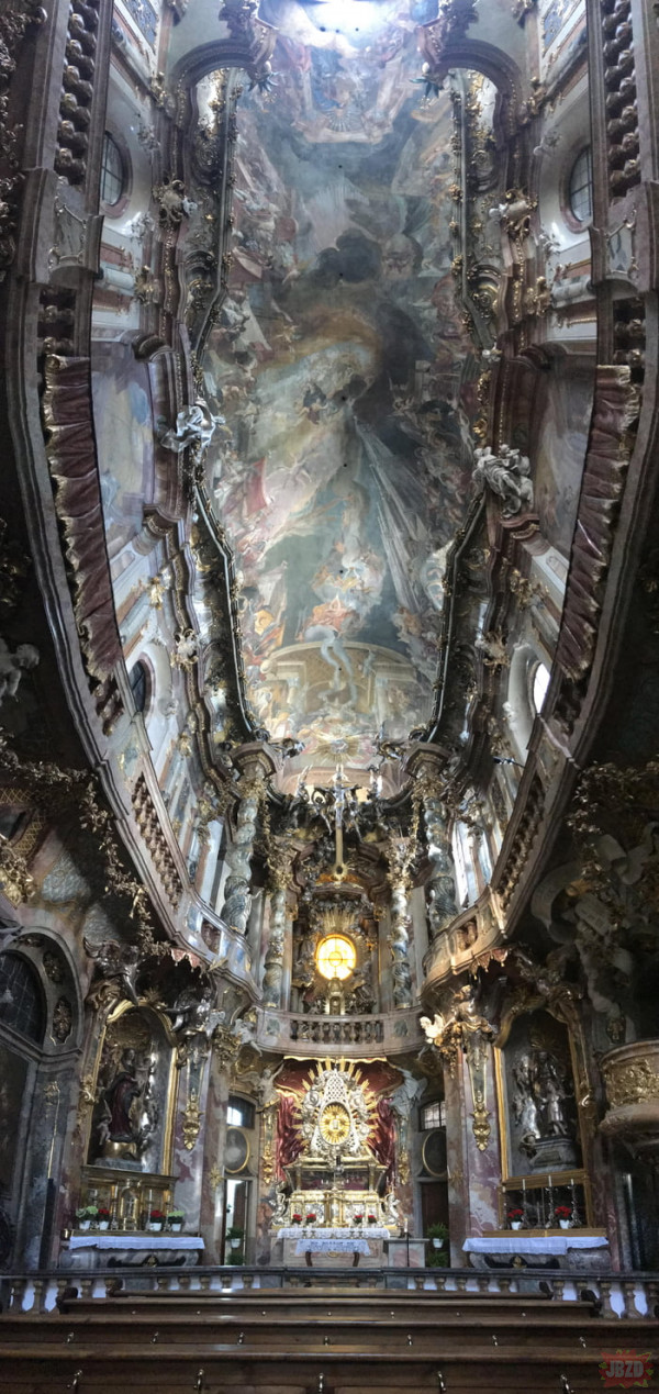 Wnętrze kościoła Asam w Monachium, Niemcy.