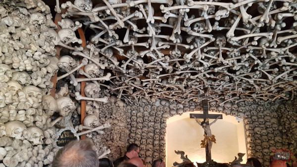 Kaplica czaszek w Kudowie