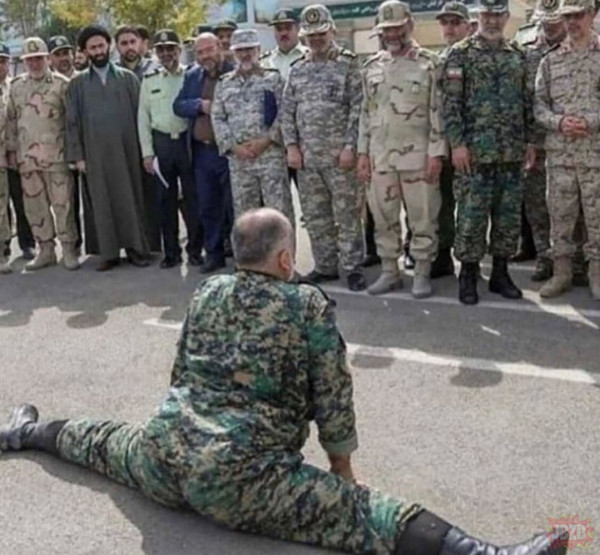 Irackie wojska specjalne tańca erotycznego xD