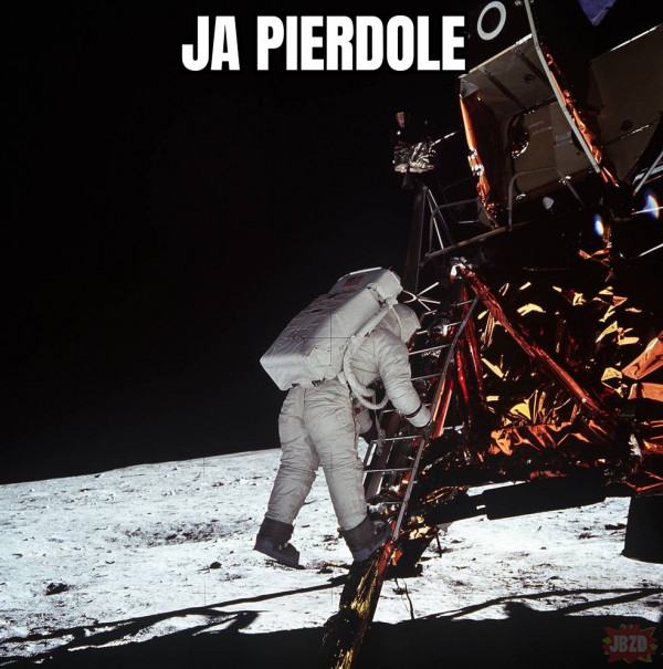 Apollo 11  naszło bo właśnie w tv leciał apollo 13