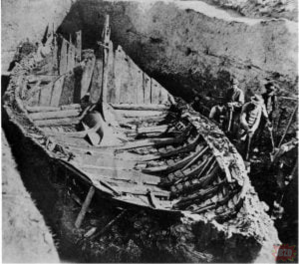 Motyw łodzi a zwyczaje pogrzebowe Wikingów