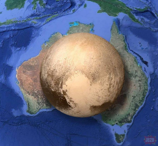 Pluton i Australia. Banan dla skali