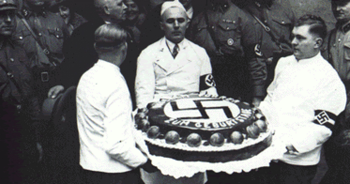 День рождения гитлера 20 или 21 апреля. Торт на день рождение Гитлера. Нацистский торт. Фашистский торт.