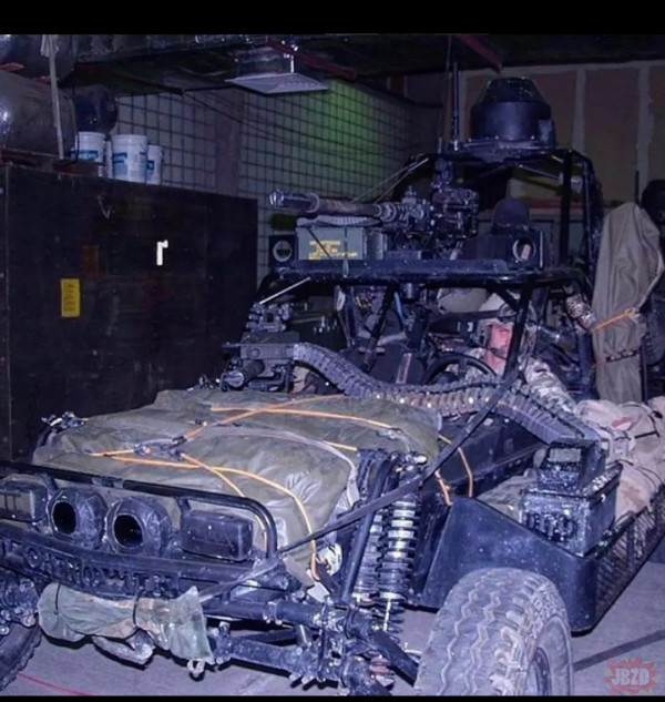 JW GROM before a patrol in Iraq 2003