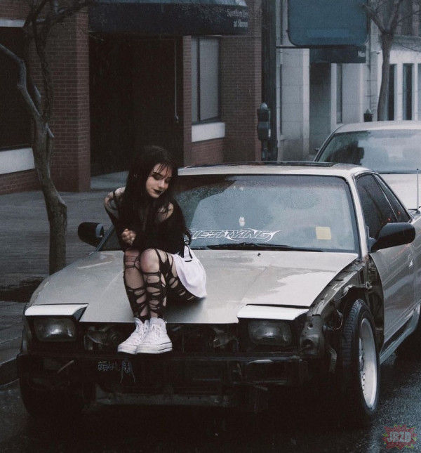 Goth girl, car and chill - ig: inypf
