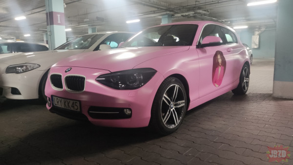 BMW różowe